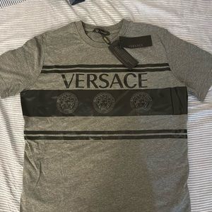 Versace T shirt S